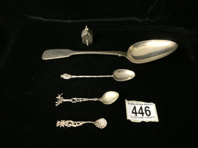 A GEORGE IV STERLING SILVER FIDDLE PATTERN TABLE SPOON BY R. POULDEN; LONDON 1820; WEIGHT 75