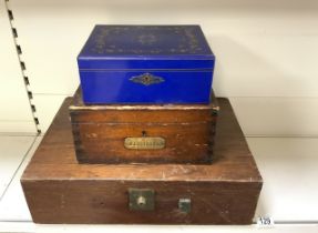 THREE VINTAGE BOXES INCLUDES ORNATE BLUE AND GOLD JEWELLERY BOX / WRITING; 25 X 21CM