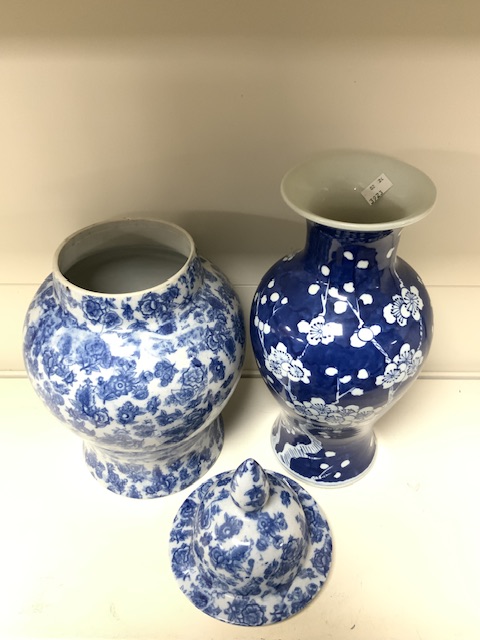 TWO CHINESE BLUE AND WHITE VASES ONE DECORATED WITH A BLOSSOM DECORATION LARGEST; 46CM - Image 3 of 5