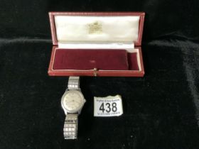 A VINTAGE WINEGARTENS LTD 17 JEWELS SWISS MADE WRISTWATCH; WITH FIXO FLEX STRAP; IN A VINTAGE