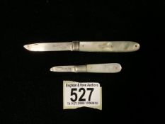 A GEORGE IV STERLING SILVER AND MOTHER OF PEARL FOLDING FRUIT KNIFE, BY THOMAS NOWILL, SHEFFIELD