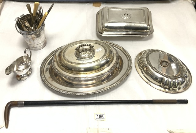 A QUANTITY OF SILVER-PLATED ITEMS INCLUDES ENTREE DISHES, A PLATTER, FISH EATERS, SERVING PIECES, AN