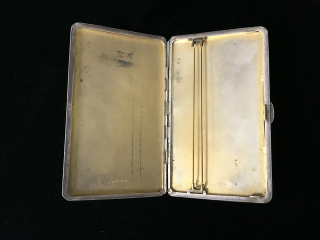 A STERLING SILVER CIGARETTE CASE; BIRMINGHAM 1920; RECTANGULAR FORM; ENGINE-TURNED DECORATION; - Image 4 of 5