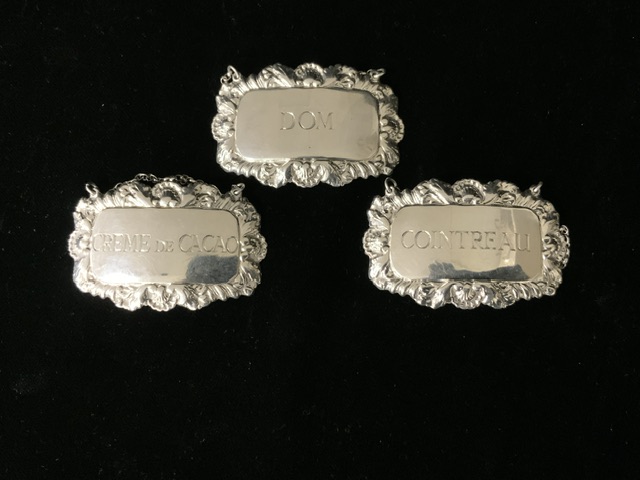 A SET OF THREE STERLING SILVER SPIRIT / WINE LABELS BY HAMPTON UTILITIES; BIRMINGHAM 1989; WITH - Image 2 of 3