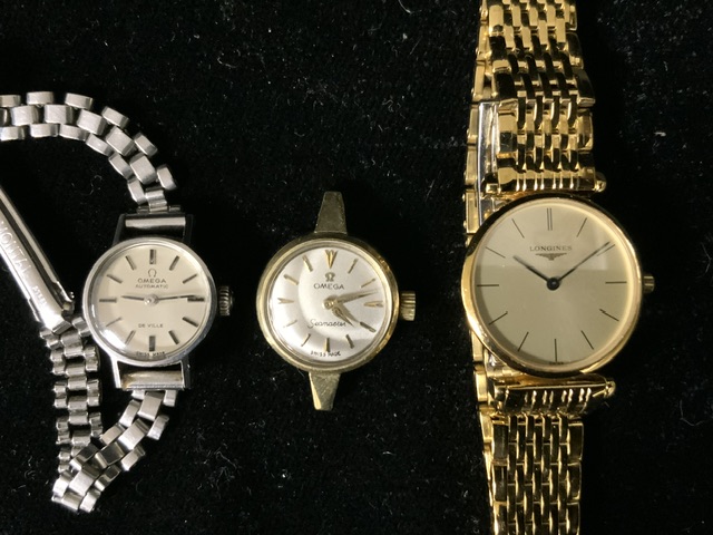 AN OMEGA SEAMASTER SWISS MADE WRISTWATCH (MISSING STRAP), A LONGINES LADIES WRISTWATCH AND AN - Image 2 of 4