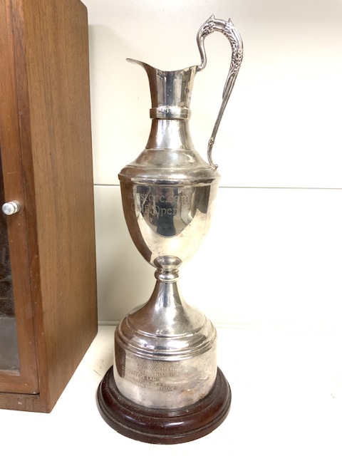 CASED SILVER-PLATED GOLF TROPHY (EWER); 37CM - Image 2 of 5