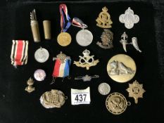 A QUANTITY OF CAP BADGES AND COMMEMORATIVE MEDALS INCLUDING ARTIST RIFLES, ARMY ORDNANCE, SOUTH