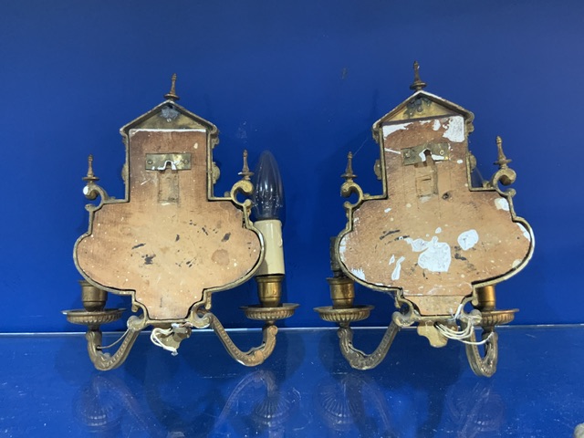 PAIR OF VINTAGE BRASS AND MIRROR WALL LIGHTS - Image 5 of 5