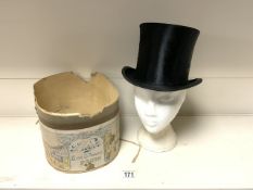 VINTAGE FRENCH TOP HAT BY LEGER OF PARIS; 18.5 X 15CM INTERNAL MEASUREMENT