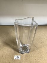 VILLEROY & BOCH CLEAR GLASS ART VASE; 25CM