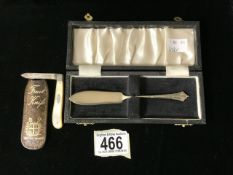 A CASED STERLING SILVER ALBANY PATTERN BUTTER KNIFE; BIRMINGHAM 1971; WEIGHT 15 GRAMS AND A STERLING