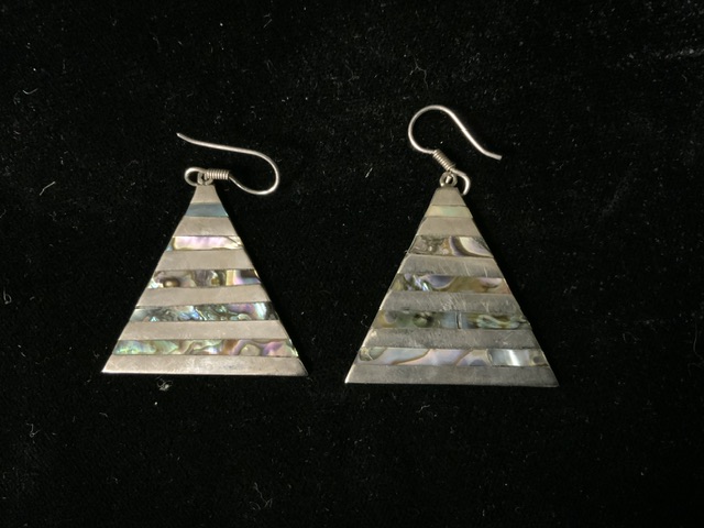 SWAROVSKI; A SILVER AND COLOURED GLASS NECKLACE AND EARRING SET; MODERNIST FORM; THE NECKLACE ON A - Image 6 of 7