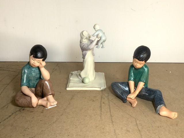 TWO GRUO GALOS PORCELAIN FIGURES BY EVA GALI, LENOX FIGURE, SHUDEHILL FIGURE AND MORE - Image 5 of 9