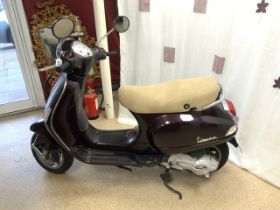 PIAGGIO VESPA 124CC 2005 PURPLE 12,542 MILES MOT TILL NOVEMBER 2024, COMES WITH LOG BOOK TWO KEYS,