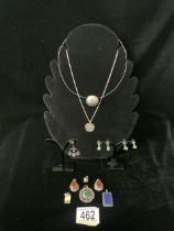 A QUANTITY OF SILVER JEWELLERY, INCLUDING, A SILVER CHAIN AND MOUNTED THREE PENCE PIECE, STAMPED