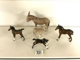 TWO BESWICK DONKEYS, LARGEST 17CM WITH THREE SMALL BESWICK HORSES