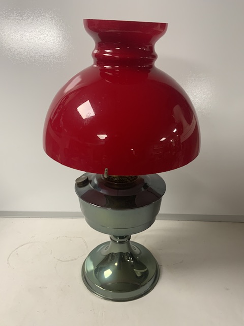 TWO VINTAGE OIL LAMPS; MILK WHITE AND RED GLASS SHADES - Image 6 of 10