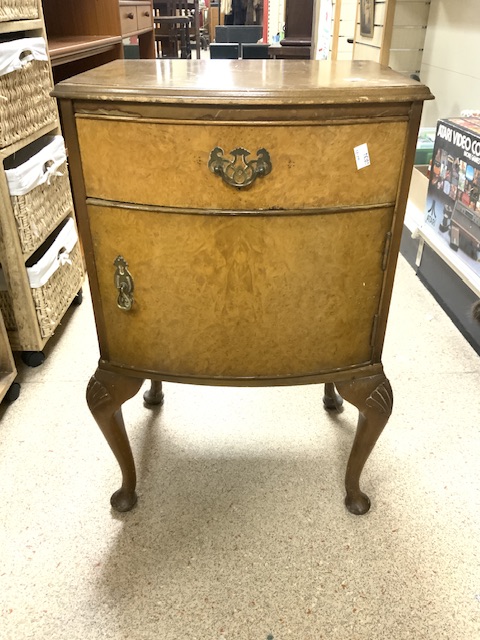 BURR WALNUT BEDROOM SET OF FOUR PIECES WITH ADDITION POT CUPBOARD - Image 2 of 11