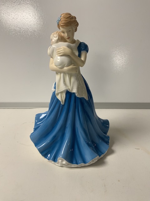 ROYAL DOULTON FIGURINES, PRESTIGE GRADUATION, HN5038, ANNUAL MOTHER'S FIGURE OF THE , HN5431, PEARL, - Image 14 of 16