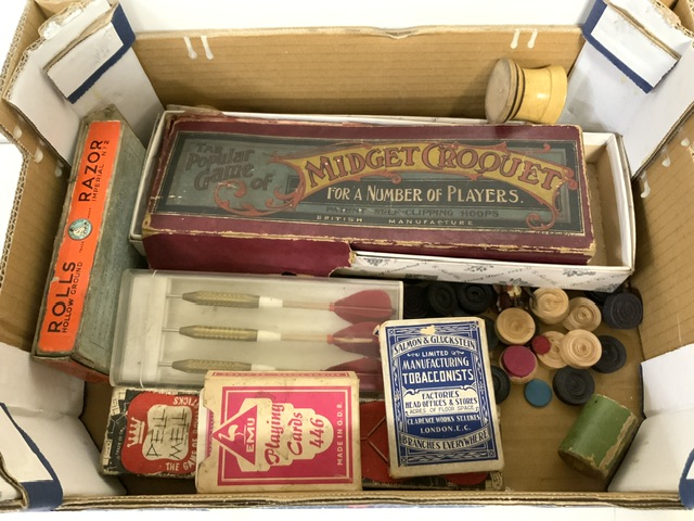 MIXED VINTAGE TOYS PLAYING CARDS, DRAUGHTS, DARTS AND MORE - Image 7 of 8