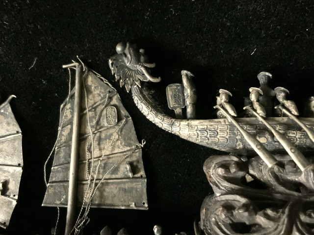 A CHINESE WHITE METAL MINIATURE MODEL OF A JUNK BOAT; REALISTICALLY MODELLED ON A WOODEN STAND, A - Image 3 of 4