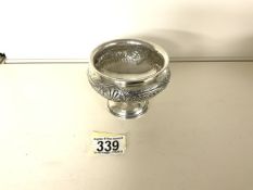 LATE VICTORIAN HALLMARKED SILVER EMBOSSED CIRCULAR PEDESTAL SUGAR BOWL DATED 1901 BY THOMAS