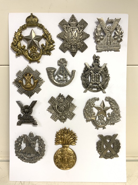 QUANTITY OF MILITARY BUTTONS, SHOULDERS BADGES INCLUDES WW1 AND WW11 CANADIAN CAP BADGES AND MORE - Image 5 of 5