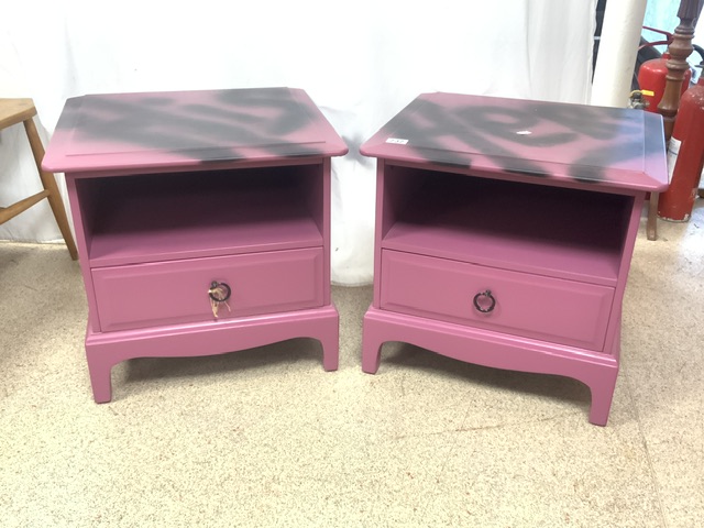 PAIR OF PAINTED BEDSIDE CHESTS - Image 2 of 4