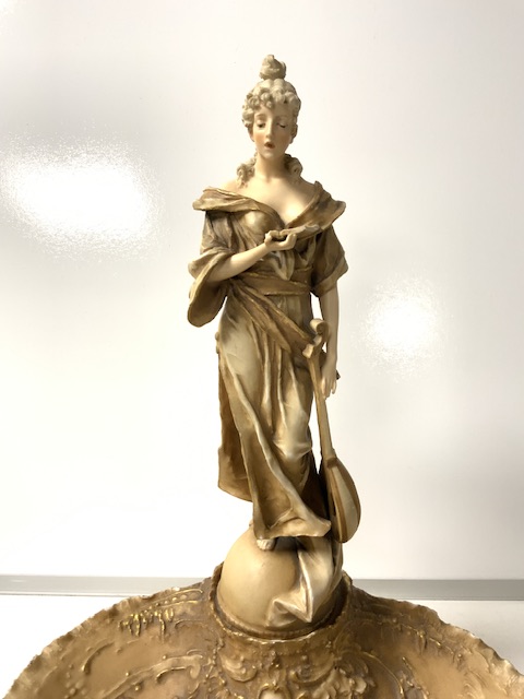 FURN WEIN OF AUSTRIA PORCELAIN CENTREPIECE OF A CLASSICAL FIGURE OF A LADY READING ABOVE A SHELL A/F - Image 2 of 6
