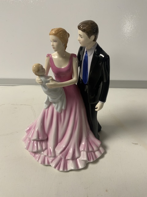 ROYAL DOULTON FIGURINES, PRESTIGE GRADUATION, HN5038, ANNUAL MOTHER'S FIGURE OF THE , HN5431, PEARL, - Image 8 of 16