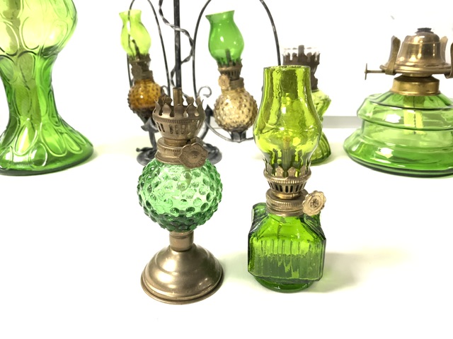 MIXED (MAINLY GREEN GLASS) OIL LAMPS; LARGEST 36CM - Image 2 of 5