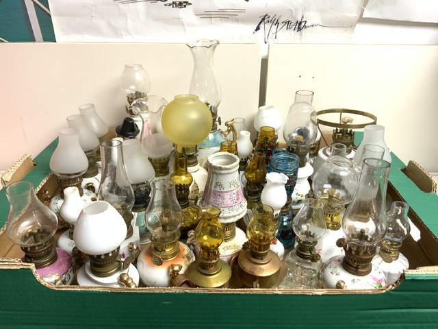 LARGE QUANTITY OF MINI OIL LAMPS OF VARIOUS SORTS - Image 3 of 3