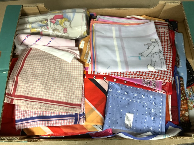 QUANTITY OF HANDKERCHIEFS SOME VINTAGE AND MORE - Image 3 of 6