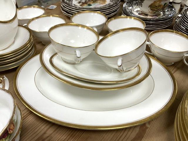 COALPORT PART DINNER SERVICE THIRTY-FOUR PIECES - Image 5 of 6