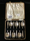 A CASED SET OF SIX STERLING SILVER TEASPOONS, BY ROBERT PRINGLE, SHEFFIELD 1960, REEDED HANDLES,