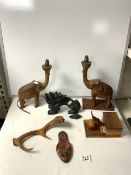 MIXED VINTAGE WOODEN CARVED ITEMS INCLUDES TWO ELEPHANT TABLE LAMPS, CIGARETTE DISPENSER AND MORE