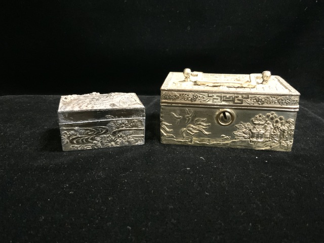 TWO ANTIQUE CHINESE EMBOSSED BOXES SILVERED LARGEST 9 X 6.5CM - Image 3 of 6