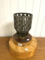 UNUSUAL TABLE LAMP ON A ROUND WOODEN BASE WITH METAL SHADE; 41CM