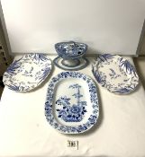 EARLY 19TH CENTURY ROGERS BLUE AND WHITE TRANSFER DECORATED BOAT SHAPED SAUCE TUREEN; 20CM WITH