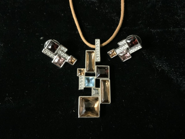 SWAROVSKI; A SILVER AND COLOURED GLASS NECKLACE AND EARRING SET; MODERNIST FORM; THE NECKLACE ON A - Image 2 of 7
