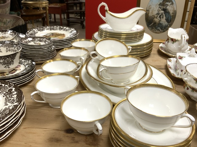 COALPORT PART DINNER SERVICE THIRTY-FOUR PIECES - Image 2 of 6