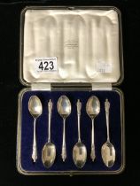 A CASED SET OF SIX STERLING SILVER APOSTLE TEASPOONS, SHEFFIELD 1921, TOTAL WEIGHT 61 GRAMS