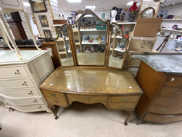 BURR WALNUT BEDROOM SET OF FOUR PIECES WITH ADDITION POT CUPBOARD - Image 9 of 11