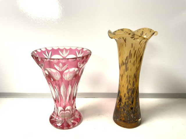 MIXED ART GLASS INCLUDES MDINA, WHITEFRIARS AND MORE - Image 8 of 10