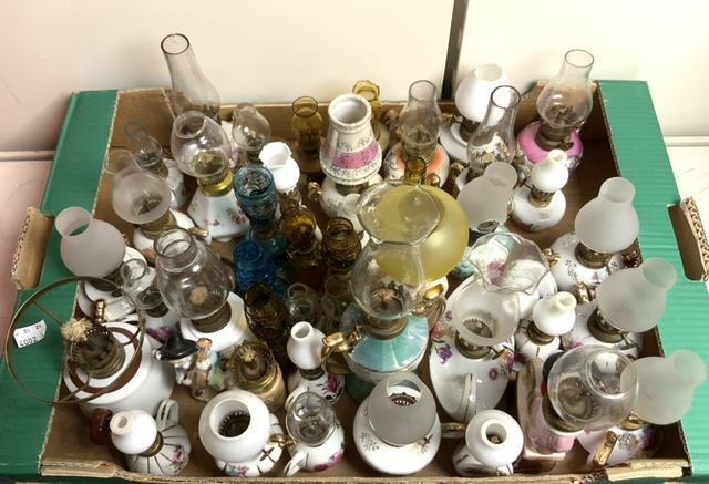 LARGE QUANTITY OF MINI OIL LAMPS OF VARIOUS SORTS - Image 2 of 3