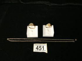TWO 9 CARAT GOLD SIGNET RINGS; ONE ROUND; ONE OVAL; VACANT CARTOUCHES AND A 9 CARAT GOLD ITALIAN