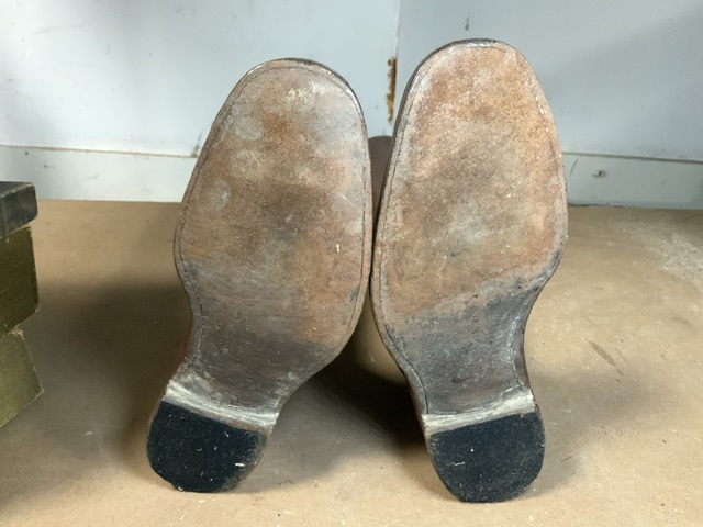 VINTAGE PAIR OF BROWN LEATHER RIDING BOOTS AND LASTS WITH A PAIR OF VINTAGE STIRRUPS - Image 2 of 2