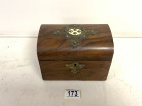19TH-CENTURY DOME TOP TEA CADDY WITH BRASS DETAIL; 18CM