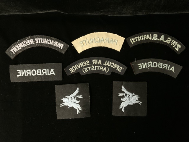 A QUANTITY OF PARACHUTE REGIMENT AND SPECIAL AIR SERVICE S.A.S (ARTISTS) CLOTH SHOULDER TITLES, ALSO - Image 2 of 2