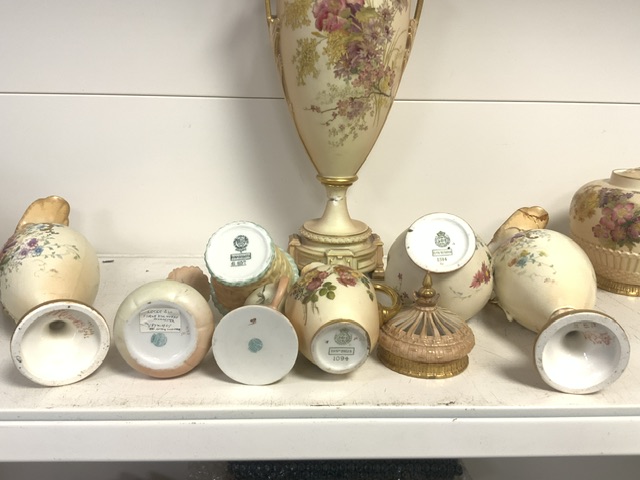 A QUANTITY OF ROYAL WORCESTER ITEMS INCLUDING; A LARGE VASE, TWO SMALL EWERS, A MILK JUG, TWO LIDDED - Image 2 of 2